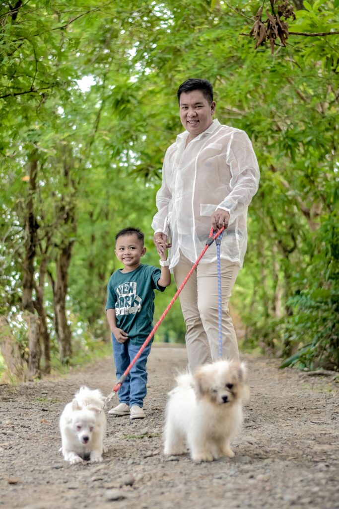 Training Tips for Families With Kids and Dogs in Des Moines